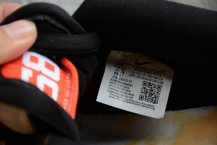 NIKE SB DUNK LOW ROSWELL RAYGUN WHITE BQ6832-101