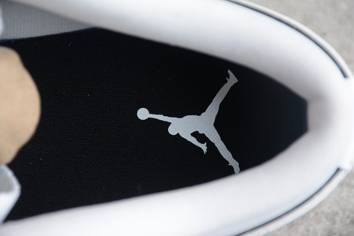 WMNS AIR JORDAN 1 LOW 