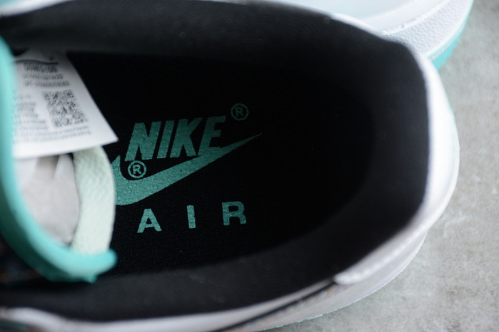 NIKE Air Force 1 DD9613-100