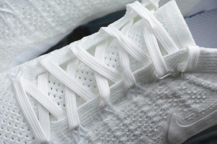 Nike Mens Air VaporMax Flyknit 2.0 Triple White 942842-100
