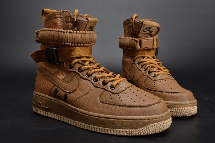 Nike WMNS SF FORCE 1 “Golden Beige” 857872-200